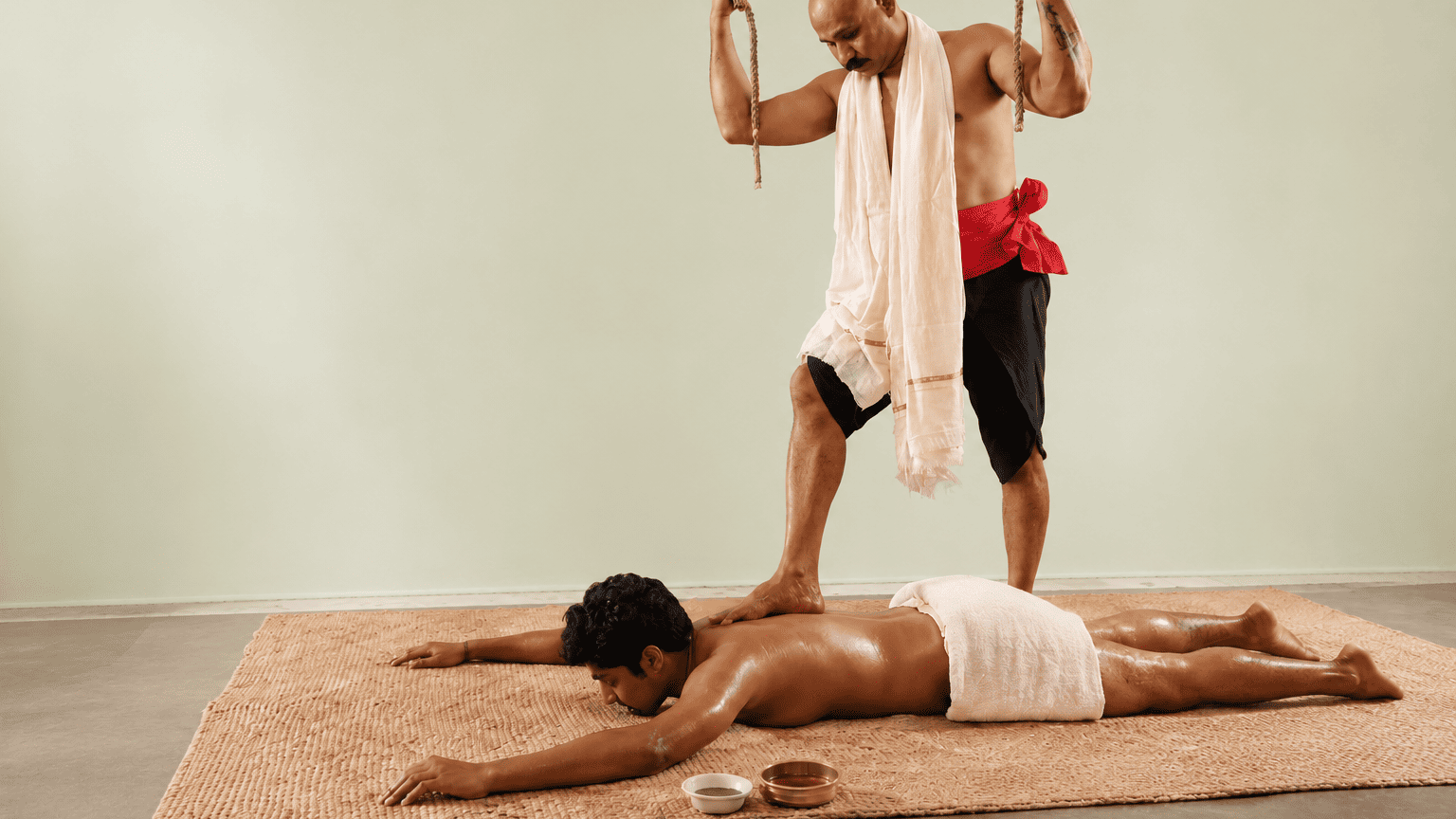 Chavitti Uzhichil Therapy